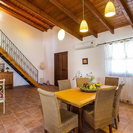 Sunny Countryside Villa - With Private Pool ฟาลิรากี ภายนอก รูปภาพ