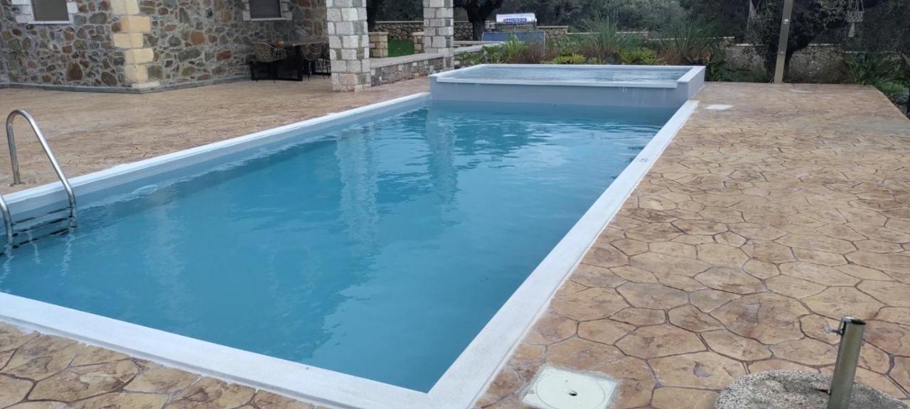 Sunny Countryside Villa - With Private Pool ฟาลิรากี ภายนอก รูปภาพ