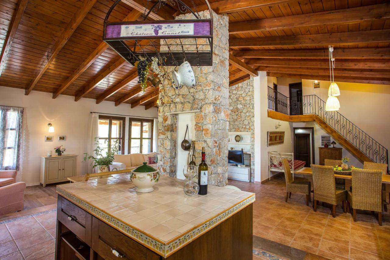 Sunny Countryside Villa - With Private Pool ฟาลิรากี ภายนอก รูปภาพ
