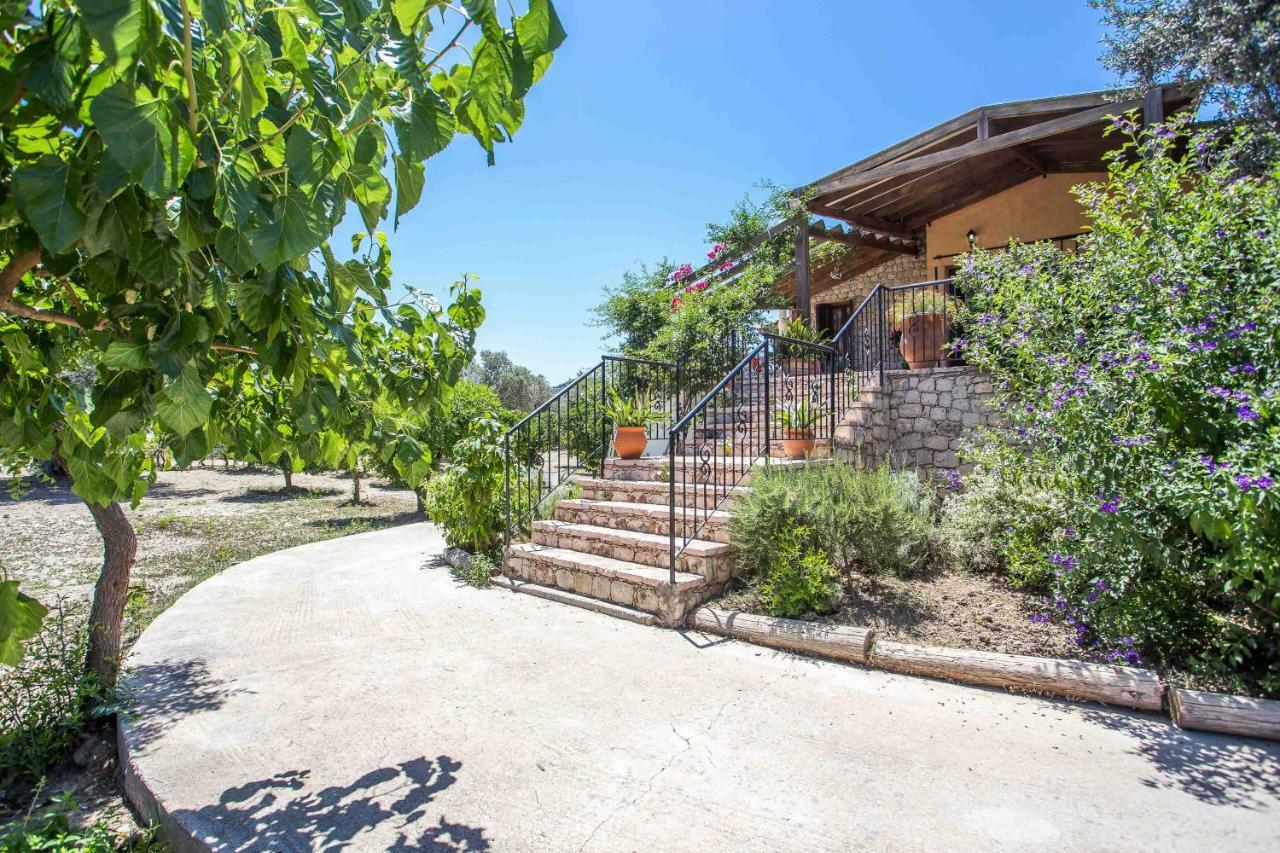 Sunny Countryside Villa - With Private Pool ฟาลิรากี ภายนอก รูปภาพ